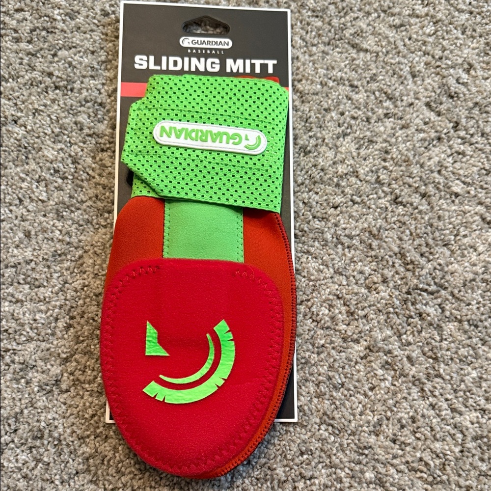 Red and Green Sliding Mitt for Men